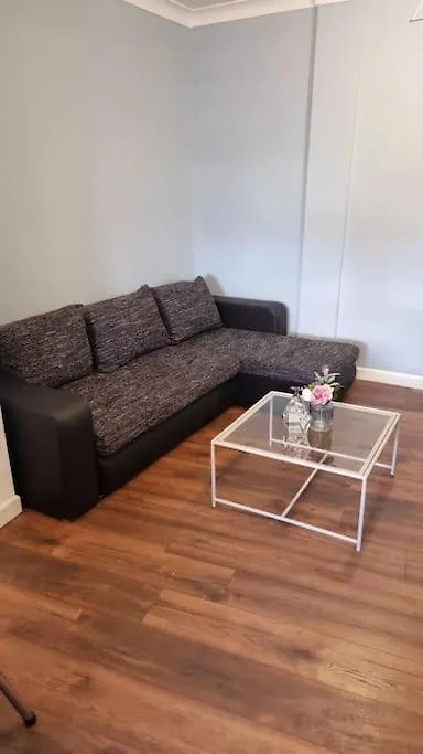 Beautiful Modern Apartment On Wick Lane London 0*,