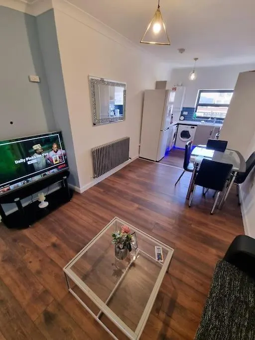 Beautiful Modern Apartment On Wick Lane London
